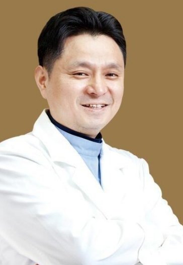 辛容镐(韩国)